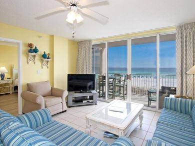 Spacious Living Area with Gulf Views